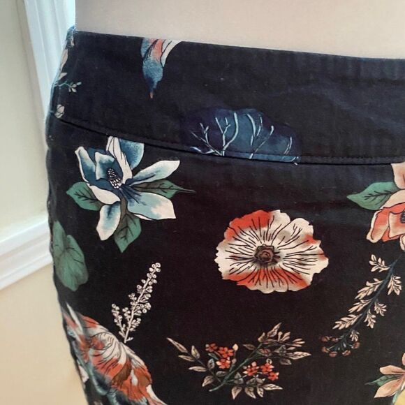 Loft Black Floral Mini Pencil Skirt - Picture 3 of 9